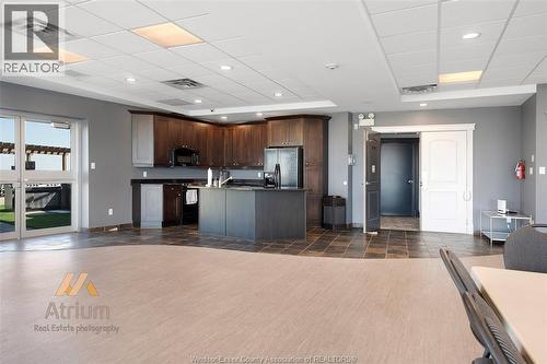 1225 Riverside Drive Unit# 404, Windsor, ON - Indoor Photo Showing Kitchen