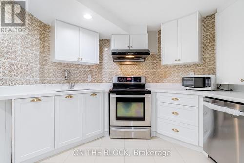 409 Silverthorne Crescent, Mississauga, ON - Indoor Photo Showing Kitchen