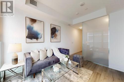310 - 1195 The Queensway, Toronto, ON - Indoor Photo Showing Living Room