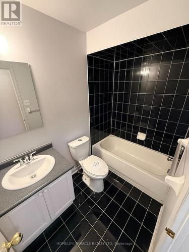 137 Pressed Brick Drive, Brampton, ON - Indoor Photo Showing Bathroom