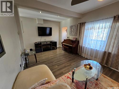 2 Prairie Avenue, Weyburn, SK 