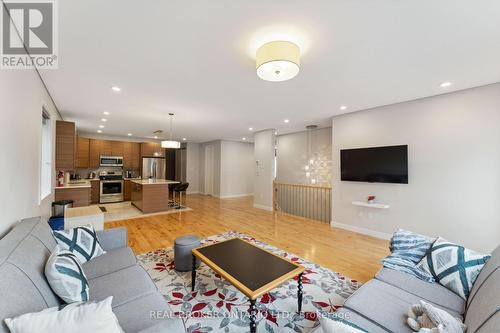 36 Ontario Street, Ottawa, ON - Indoor Photo Showing Living Room