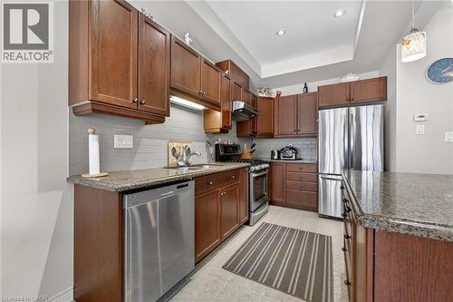 11 Hitching Post Ridge, Binbrook, ON - Indoor Photo Showing Kitchen