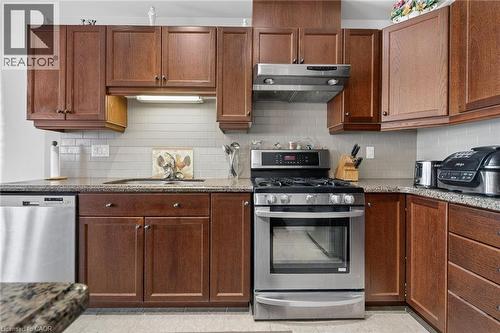 11 Hitching Post Ridge, Binbrook, ON - Indoor Photo Showing Kitchen