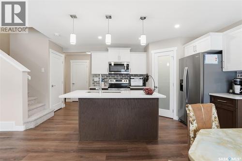 474 Schmeiser Bend, Saskatoon, SK - Indoor Photo Showing Kitchen With Upgraded Kitchen