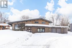 537 GEORGE STREET  South Bruce Peninsula, ON N0H 2T0