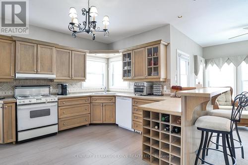 2811 Stephen Drive, Ramara, ON - Indoor Photo Showing Kitchen