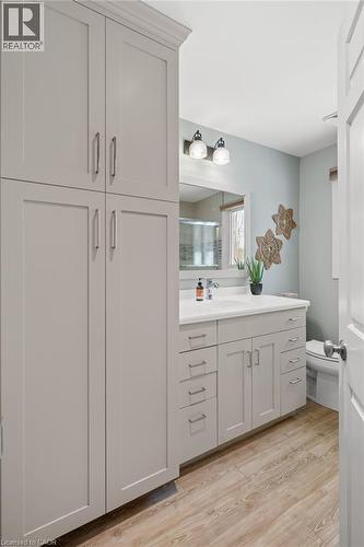 29 Muskoka Court, Kitchener, ON - Indoor Photo Showing Bathroom