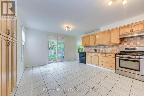 220 Kingsbridge Garden Circle, Mississauga, ON - Indoor Photo Showing Kitchen