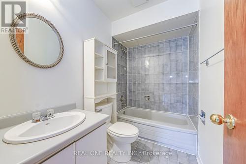 220 Kingsbridge Garden Circle, Mississauga, ON - Indoor Photo Showing Bathroom