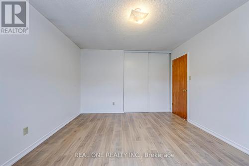 220 Kingsbridge Garden Circle, Mississauga, ON - Indoor Photo Showing Other Room