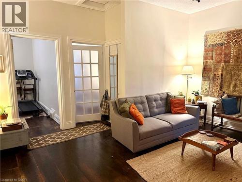 134 Stinson Street, Hamilton, ON - Indoor Photo Showing Living Room