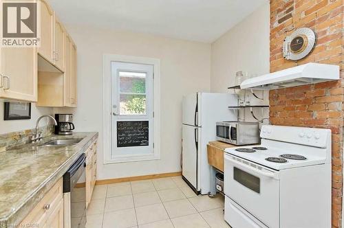 134 Stinson Street, Hamilton, ON - Indoor Photo Showing Kitchen