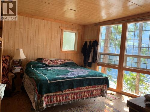 28 Simard Road, Mabel Lake, BC - Indoor Photo Showing Bedroom