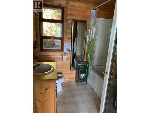 28 Simard Road, Mabel Lake, BC - 