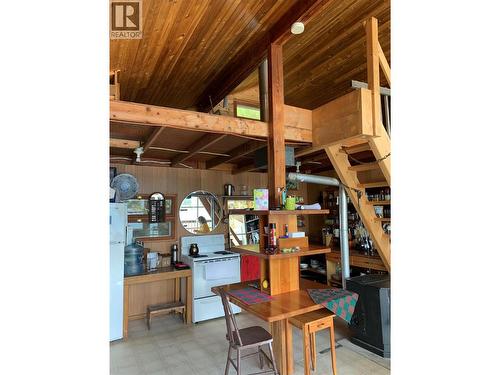 28 Simard Road, Mabel Lake, BC - Indoor