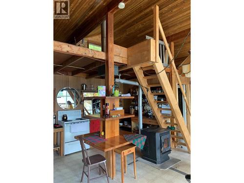 28 Simard Road, Mabel Lake, BC - Indoor