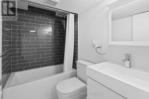 Lower level full bathroom - 330 Winona Avenue, Ottawa, ON - Indoor Photo Showing Bathroom