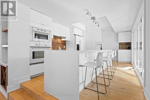 Chef kitchen with quartz island - 330 Winona Avenue, Ottawa, ON - Indoor Photo Showing Kitchen