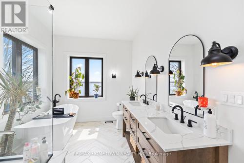 5 Shoreside Way, Augusta, ON - Indoor Photo Showing Bathroom