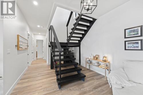 5 Shoreside Way, Augusta, ON - Indoor Photo Showing Other Room