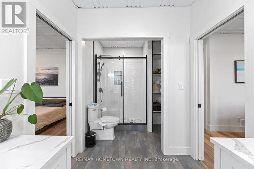 5 Shoreside Way, Augusta, ON - Indoor Photo Showing Bathroom
