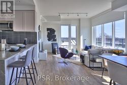 402 - 71 REDPATH AVENUE  Toronto, ON M4S 0E1