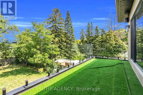 Primary bedroom large balcony overlooking backyard - 9 Earl Street, Mississauga, ON - Outdoor