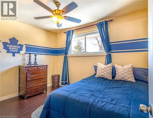 Second bedroom on main floor - 102 Greeningdon Drive, Hamilton, ON - Indoor Photo Showing Bedroom