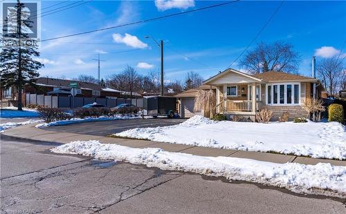 Huge corner lot with 4 car driveway & 1 car garage - 102 Greeningdon Drive, Hamilton, ON - Outdoor