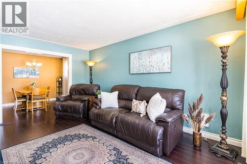 102 Greeningdon Drive, Hamilton, ON - Indoor Photo Showing Living Room