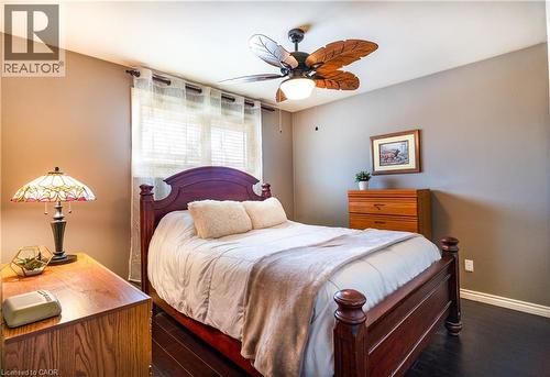 102 Greeningdon Drive, Hamilton, ON - Indoor Photo Showing Bedroom