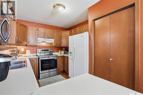542 Kellough Road, Saskatoon, SK - Indoor Photo Showing Kitchen