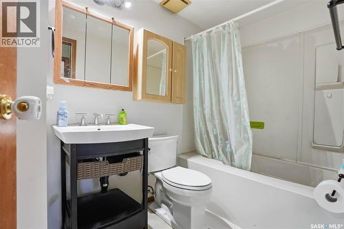 542 Kellough Road, Saskatoon, SK - Indoor Photo Showing Bathroom