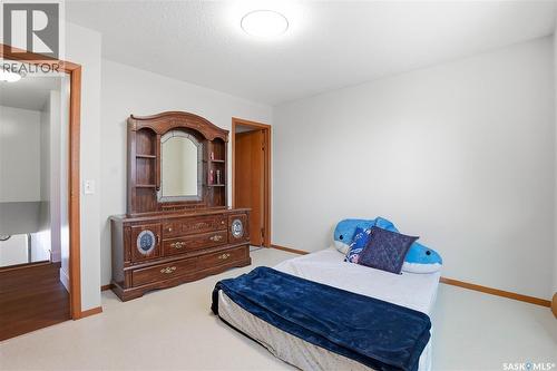 542 Kellough Road, Saskatoon, SK - Indoor Photo Showing Bedroom