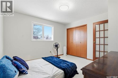 542 Kellough Road, Saskatoon, SK - Indoor Photo Showing Bedroom
