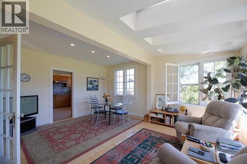 4910 Gartrell Road, Summerland, BC - Indoor Photo Showing Living Room