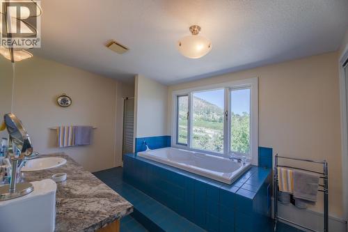 4910 Gartrell Road, Summerland, BC - Indoor