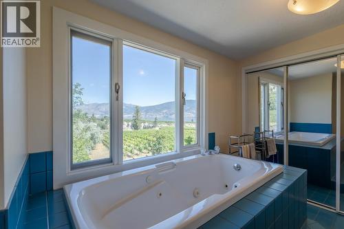 4910 Gartrell Road, Summerland, BC - Indoor Photo Showing Bathroom
