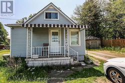 5802 NORTH STREET N  Niagara Falls, ON L2G 1J6