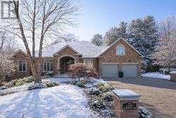 1285 BEAUFORT DRIVE  Burlington (Tyandaga), ON L7P 4V9