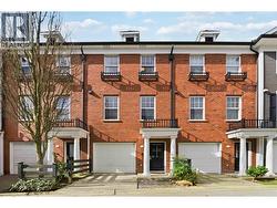 18 19572 FRASER WAY  Pitt Meadows, BC V3Y 0A9