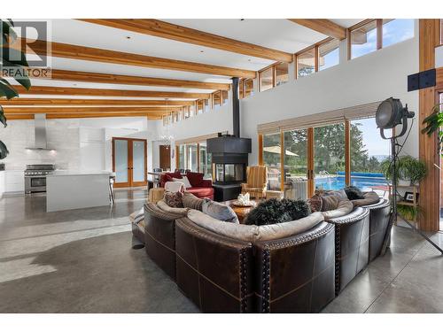 3194 Dunster Road, Kelowna, BC - Indoor
