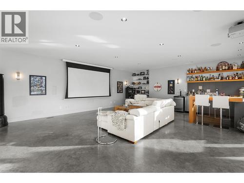 3194 Dunster Road, Kelowna, BC - Indoor