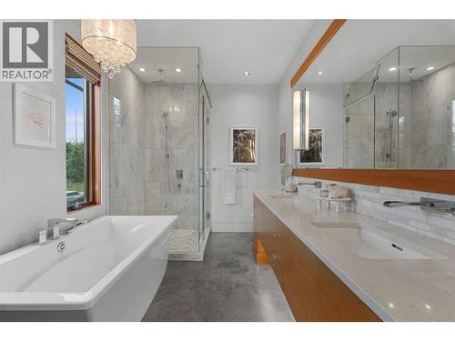 3194 Dunster Road, Kelowna, BC - Indoor Photo Showing Bathroom