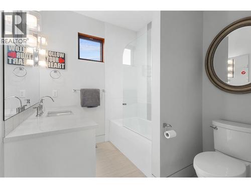 3194 Dunster Road, Kelowna, BC - Indoor Photo Showing Bathroom