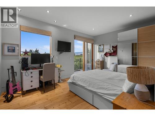 3194 Dunster Road, Kelowna, BC - Indoor Photo Showing Bedroom