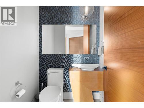 3194 Dunster Road, Kelowna, BC - Indoor Photo Showing Bathroom