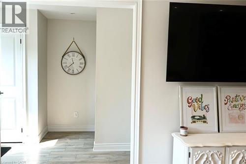 9 Duncairn Court, Hamilton, ON - Indoor Photo Showing Other Room