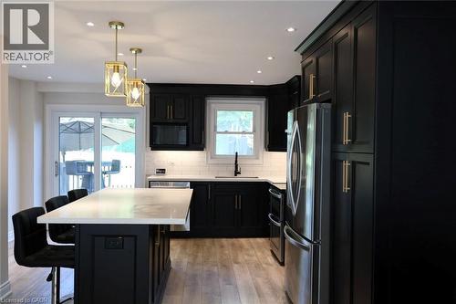 9 Duncairn Court, Hamilton, ON - Indoor Photo Showing Kitchen With Stainless Steel Kitchen With Upgraded Kitchen